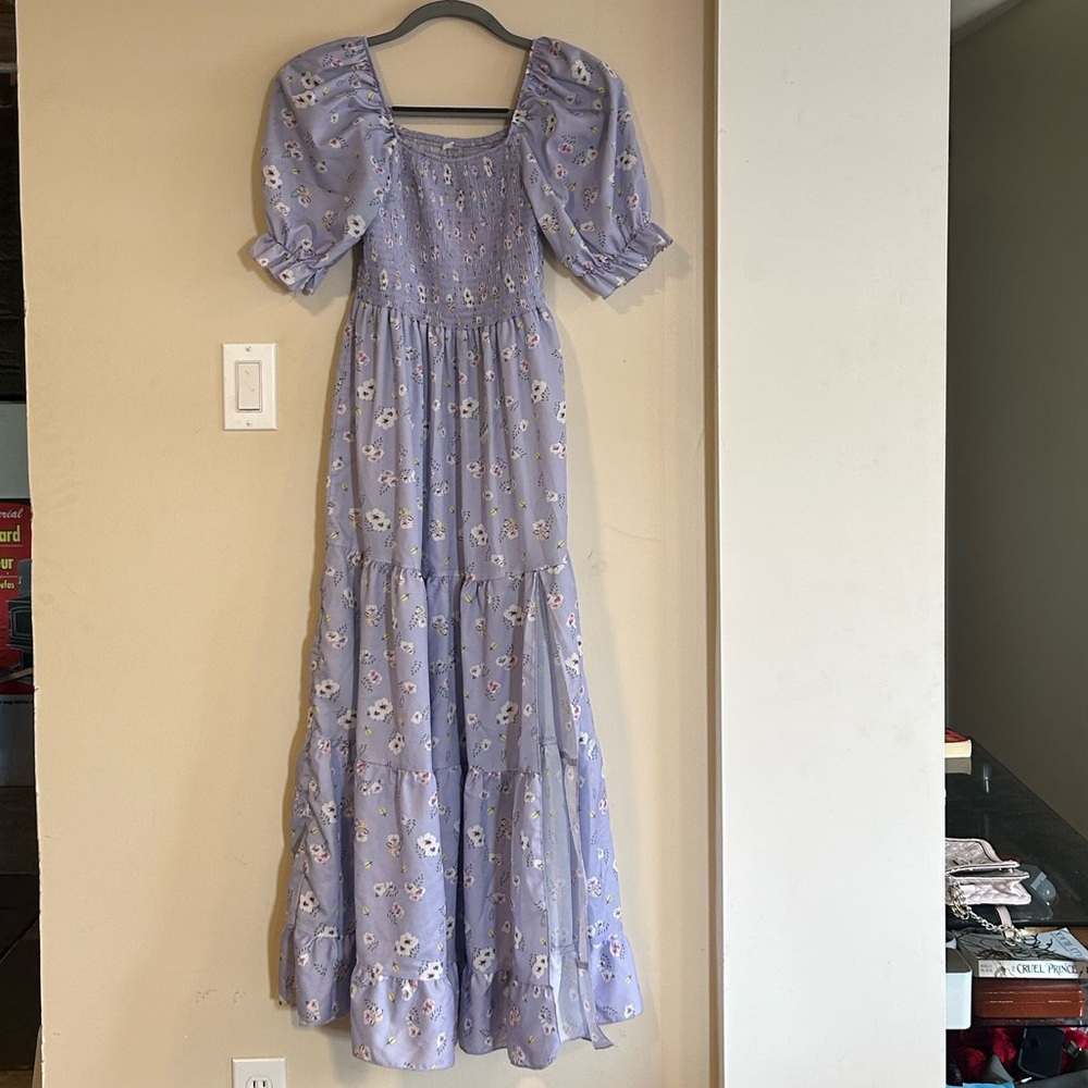 💕3/40💕Lavender Floral Puff Sleeve Dress With slit in the Leg